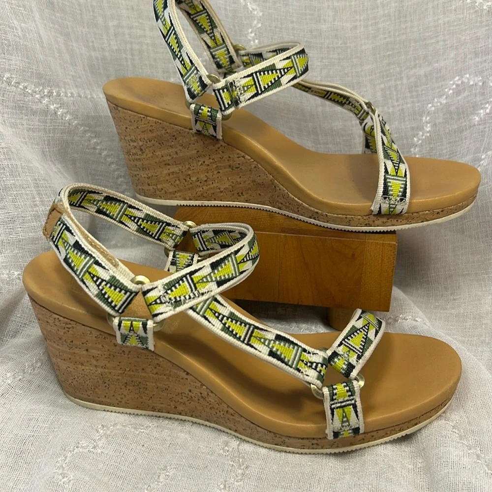 Teva almost NEW cork leather comfortable wedge sandal